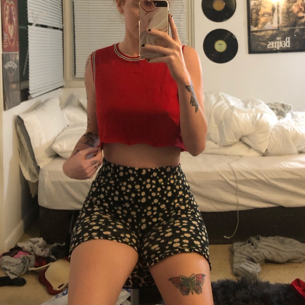 Tommy crop top 💕🌙